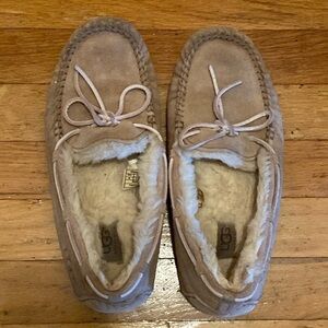 Ugg Dakota Moccasin Womens Size 9 Pink Bow